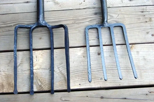 Forged Spading Fork - 5 Tines, Flattened