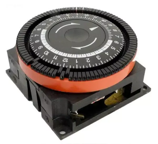 Time Clock Deihl 240V 24 Hour